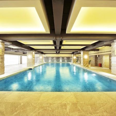 Royal Suites & Towers Wuhan Exterior foto