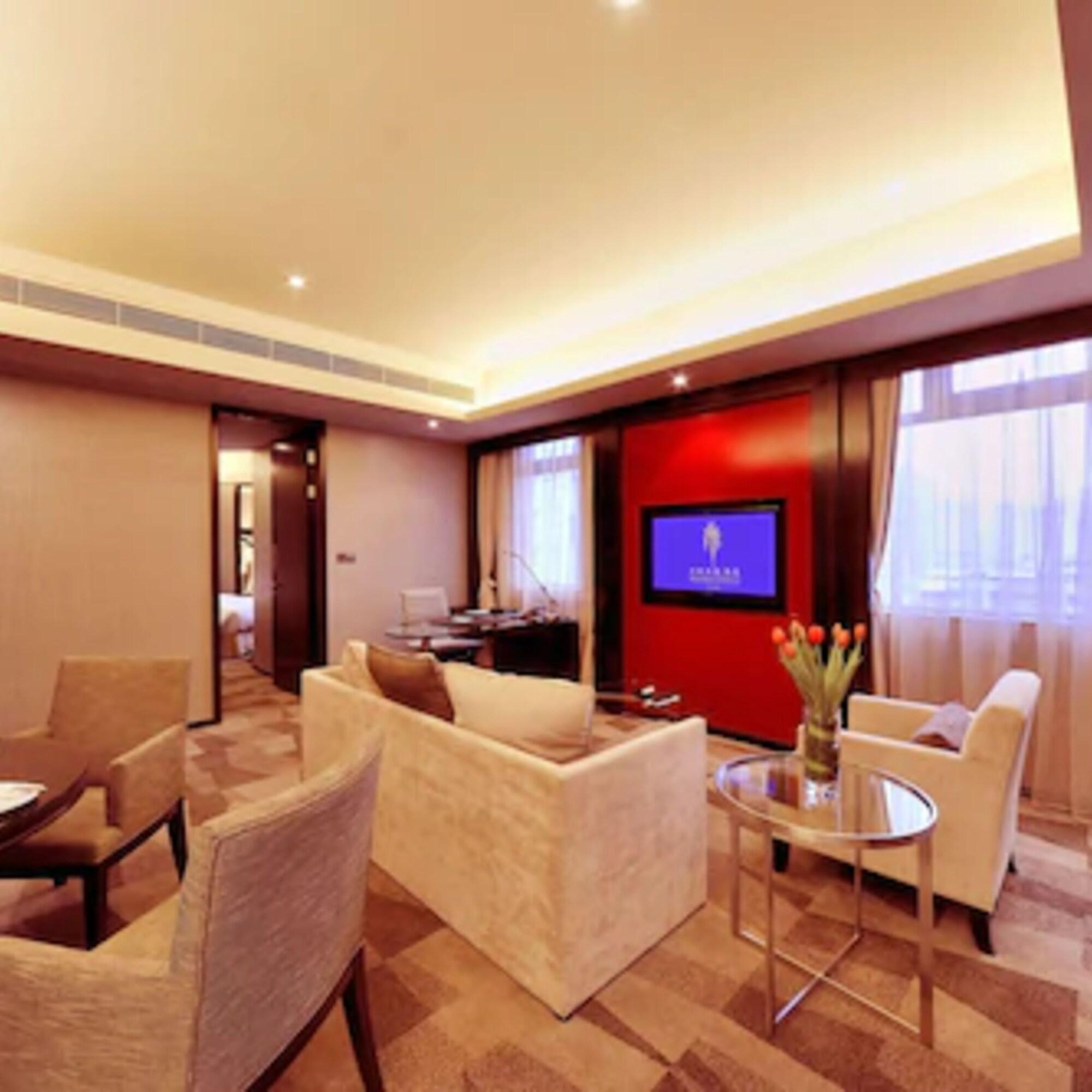 Royal Suites & Towers Wuhan Exterior foto