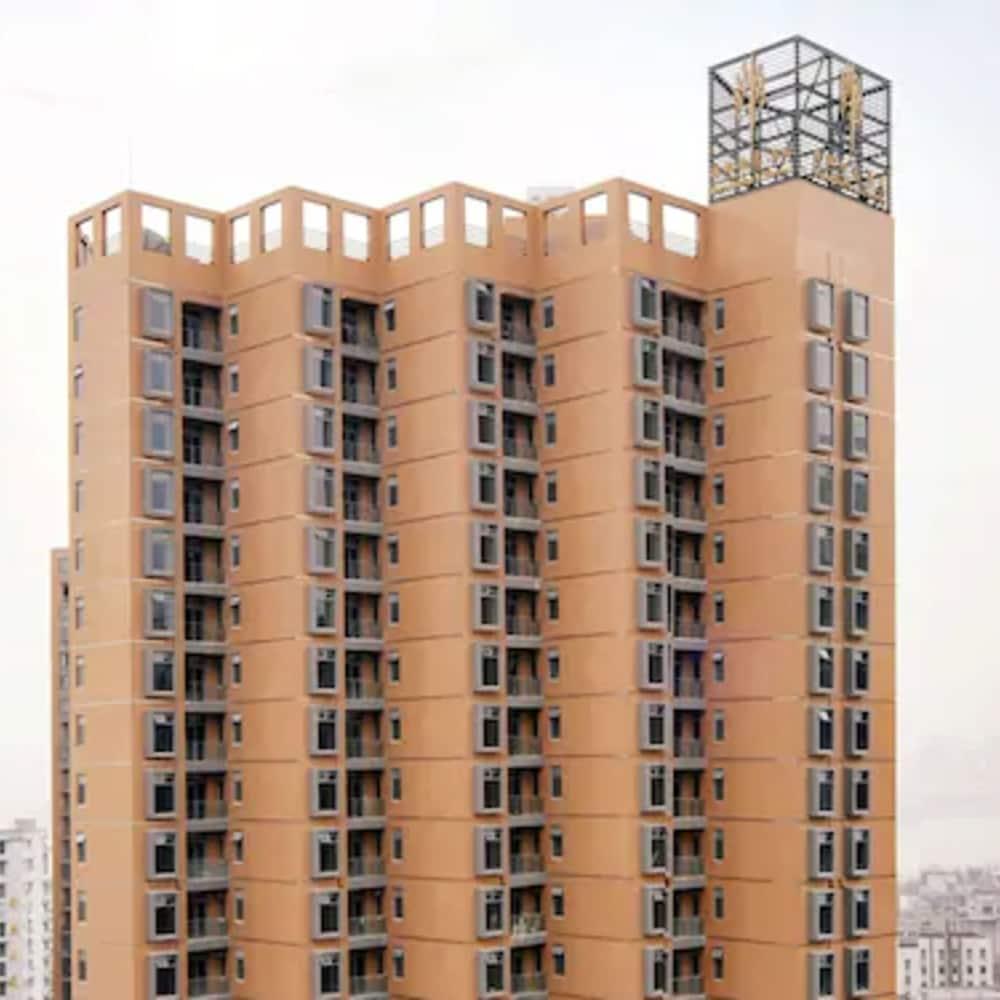Royal Suites & Towers Wuhan Exterior foto