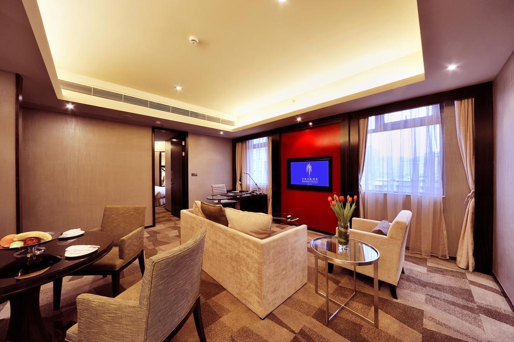 Royal Suites & Towers Wuhan Zimmer foto