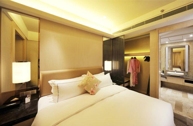 Royal Suites & Towers Wuhan Exterior foto
